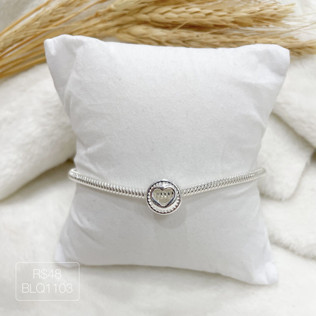 Berloque Coração Vazado Passador Liso Prateado